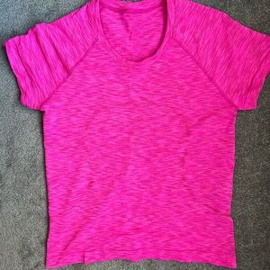 Lululemon Women's Swiftly Cropped T Shirt